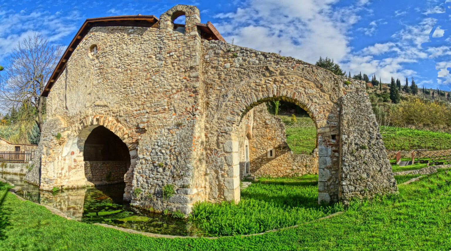 Battistero paleocristiano San Giovanni in fonte - Padula Sacra